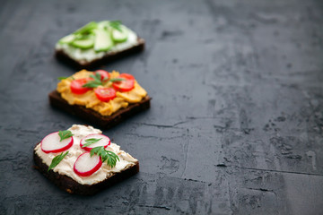 vegetarian rye bread toasts