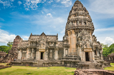 Fototapeta na wymiar historic Prasat Hin Phimai Castle at Nakhon Ratchasima Province, Thailand.
