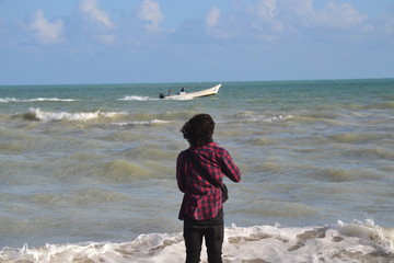 Joven en puerto de Yucatán
