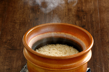 炊きたての玄米ご飯