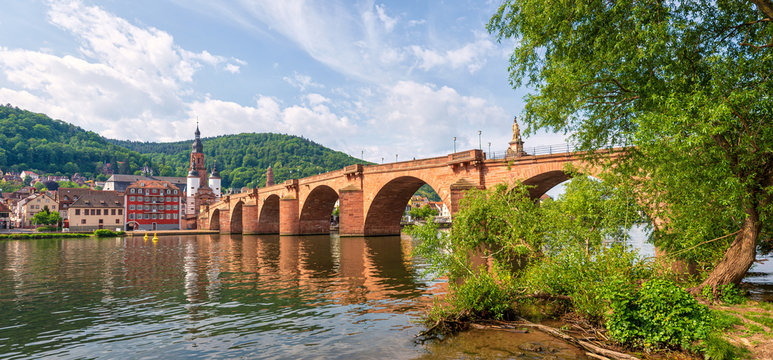 Heidelberg Alte Br&uuml;cke und Neckar