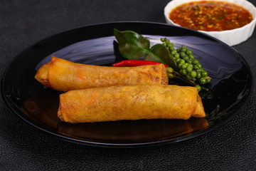Deep fried spring roll with prawn