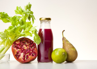 bottled fruit and vegetable extract, lemon, pomegranate, celery and pear. excellent detox