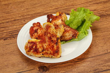 Roasted chicken wings with spices