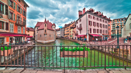 Village Annecy - Architecture et Lac - Pont