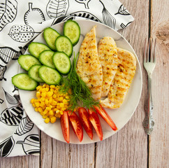 Vegetables with grilled chicken and dill