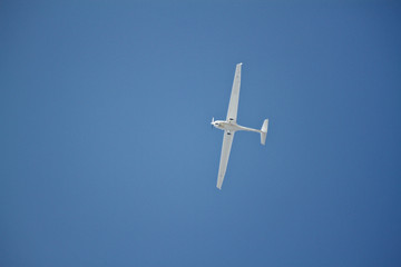 Sailplane flying in a curve