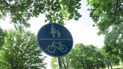 schild verkerhszeichen radweg fußweg