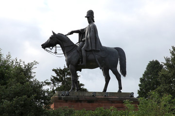 Obraz premium An equestrian statue of The Duke of Wellington in Aldershot, Hampshire, UK