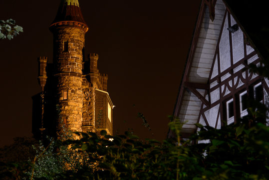 Weyerbuschturm in Wuppertal bei Nacht
