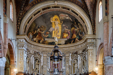 Lodi, interno chiesa San Lorenzo