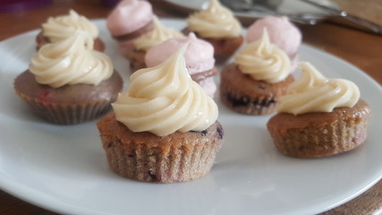 Mini cupcakes and macarons