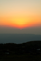 Fototapeta na wymiar sunrise in the mountains india meghalaya