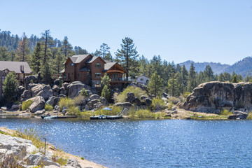 Fototapeta premium big bear lake california home overlooking lake