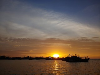 Fototapeta premium sunset over the sea