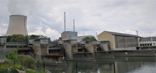 Fototapeta na wymiar Kernkraftwerk Niederaichbach