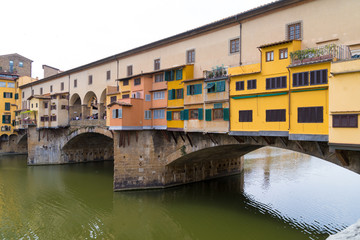 Fototapeta na wymiar ponte vecchio in florence, italy