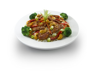 Carne con verduras sobre un fondo blanco. meat with vegetables on a white background