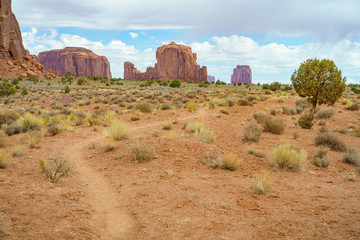 the scenic drive in the monument valley, usa