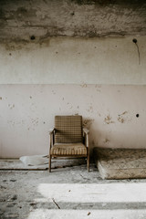 Fototapeta na wymiar Samotny fotel