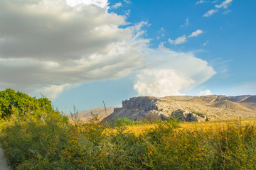 Obraz premium nature, landscape, sky, grass, field, green, meadow, summer, hill, blue, countryside, rural, mountain, panorama, tree, forest, country, clouds, cloud, farm, agriculture, spring, land, horizon, view