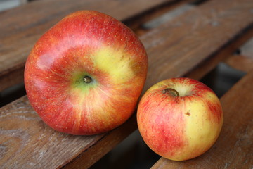 Großer und kleiner Apfel