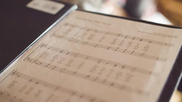 Sheet Music Book with German Songtext / Choir 