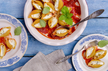 Pasta stuffed with ricotta and spinach