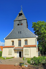Naklejka premium Hitzacker: Klassizistische St.-Johanniskirche (17. Jh., Niedersachsen)