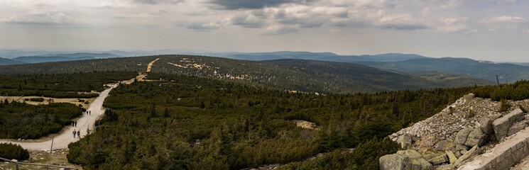 Naklejka premium Karkonosze Mountains panorama, trail to Szrenica summit.