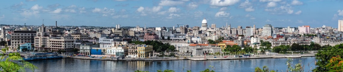 Fototapeta na wymiar Streets of Havana 