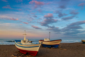 Naklejka premium Amanecer en la playa de Cabo de Gata, Cabo de Gata, provincia de Almería, Andalucía, España.