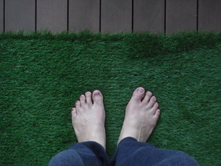 バルコニーに人工芝　〜Artificial turf on the balcony