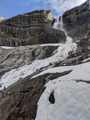 Fototapeta na wymiar frozen waterfall in jasper park, canada