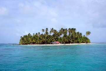Perfectly remote islands in Panama