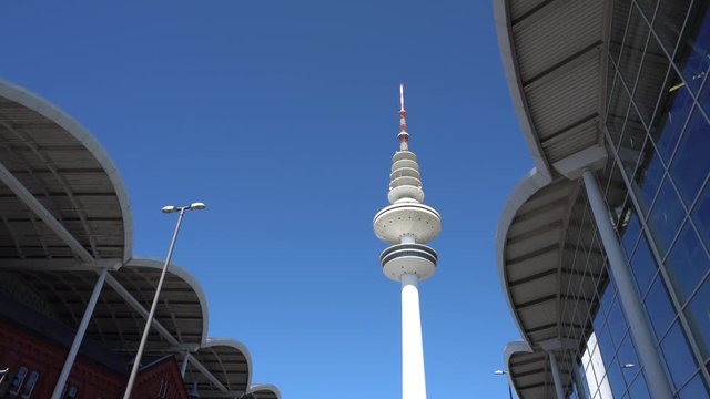 Fernsehturm und Messe in Hamburg - Blue Sky