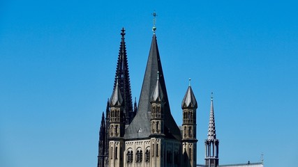 Kirchturm , Türme des Kölner Dom und der Kirche Groß Sankt Martin