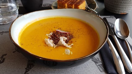Freshly boiled pumpkin soup is very healthy for adults and children