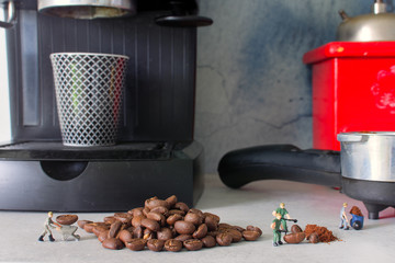 scène miniature, broyage de café
