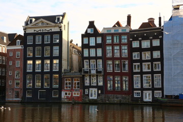 Obraz premium old houses in amsterdam