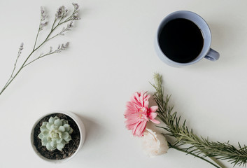 Obraz na płótnie Canvas flowers and coffee design for social media