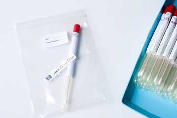 Écouvillons pour tests nasopharyngés ou salivaires