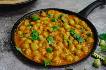 Green Chana Masala with Roti/ Hare channe ki sabzi