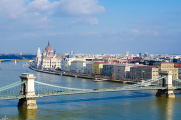 Obraz premium Skyline panorama of Budapest, Chain Bridge, Hungarian Parliament and houses.