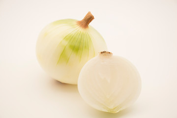 Fresh and natural ground white onion or onion powder.
