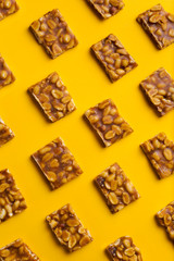 Sweet peanut brittle 