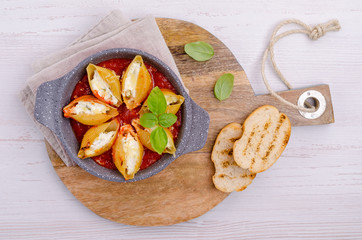 Pasta stuffed with ricotta and spinach