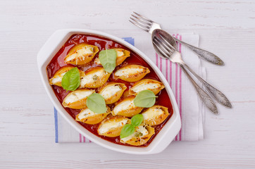 Pasta stuffed with ricotta and spinach