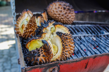select Focus, Durian is placed over a charcoal stove that is heated to grill the durian from heat, adding a delicious taste and aroma. The name of the menu is called the durian burned menu.