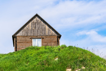 Obraz premium House on a green hill
